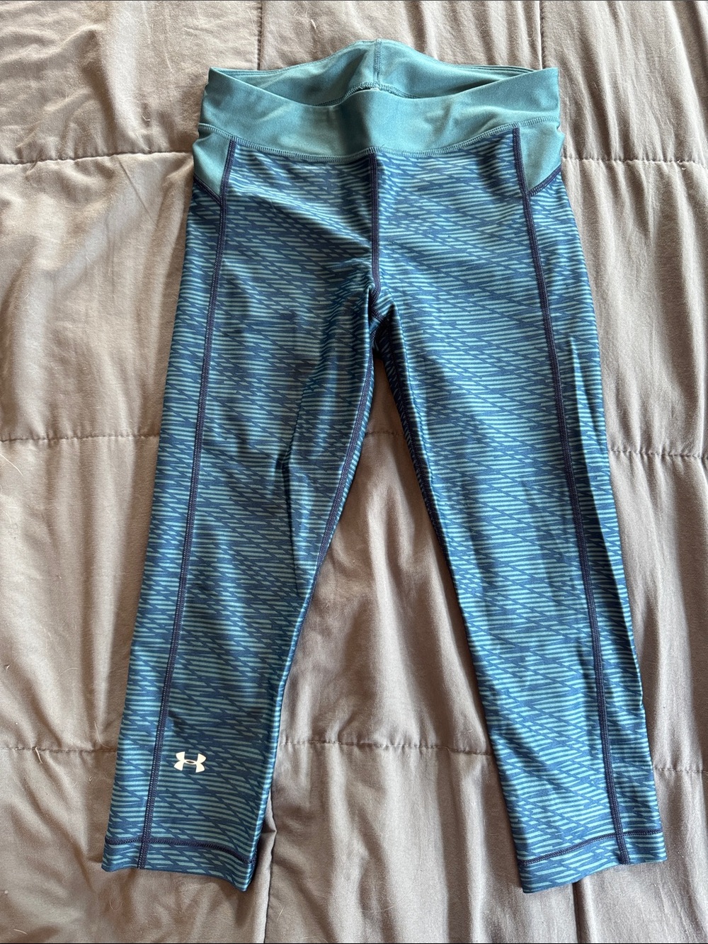 Under Armour Teal and Navy Patterned Cropped Leggings